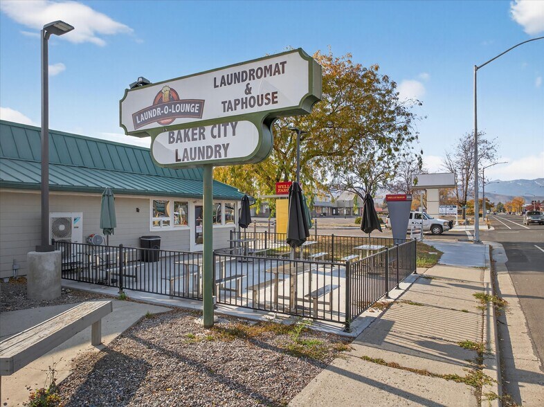 More Photos Of 975 Campbell St, Baker City General Retail For Sale