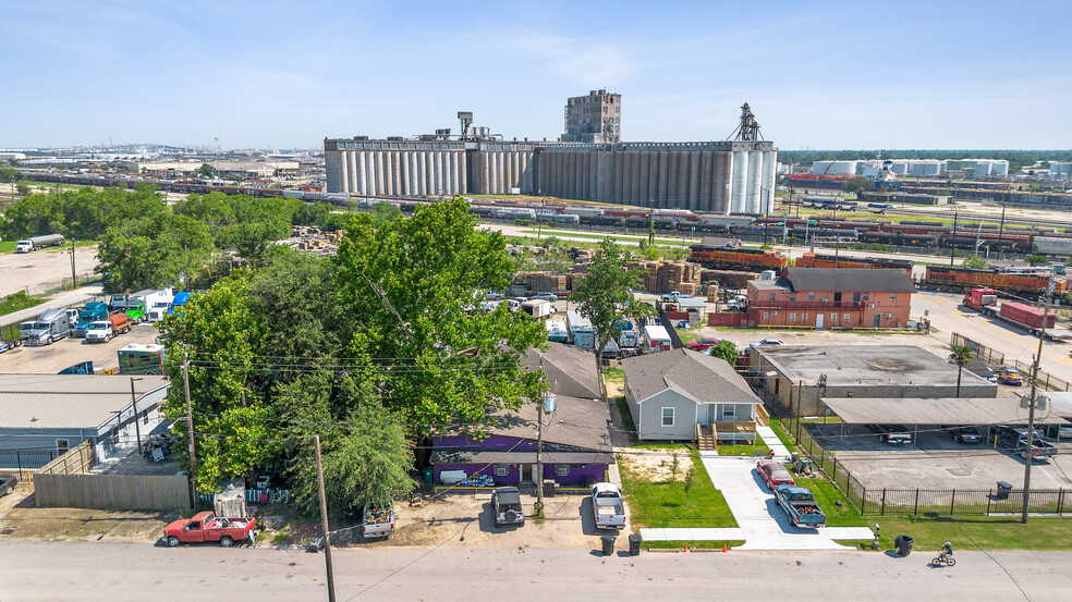 Primary Photo Of 8114 Stedman St, Houston Apartments For Sale