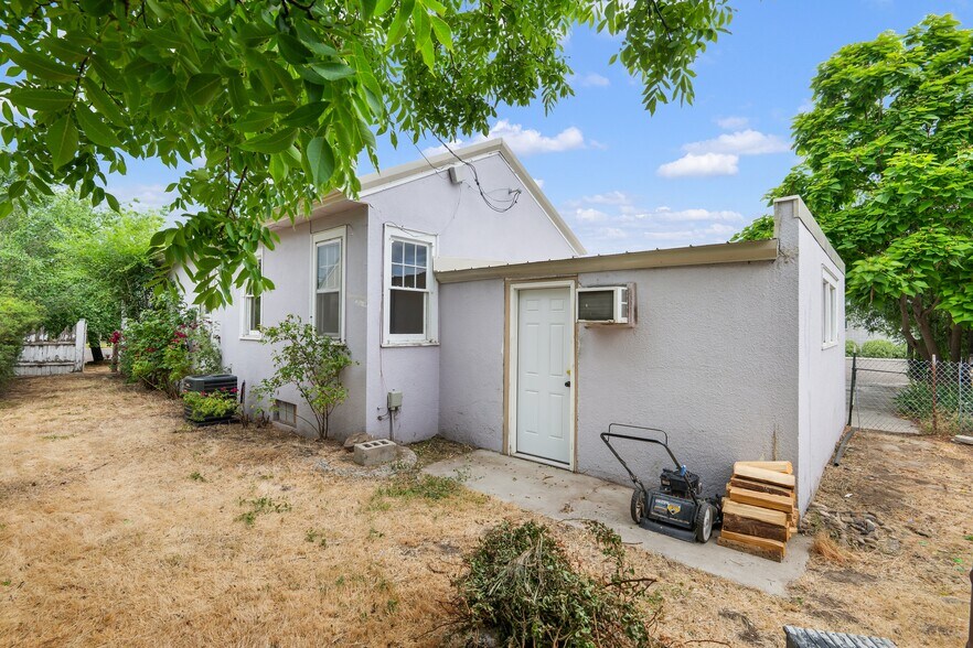 More Photos Of 191 SW 5th Ave, Ontario Specialty For Sale