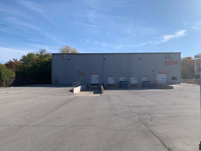More Photos Of 2205 Bremer Rd, Fort Wayne Warehouse For Sale