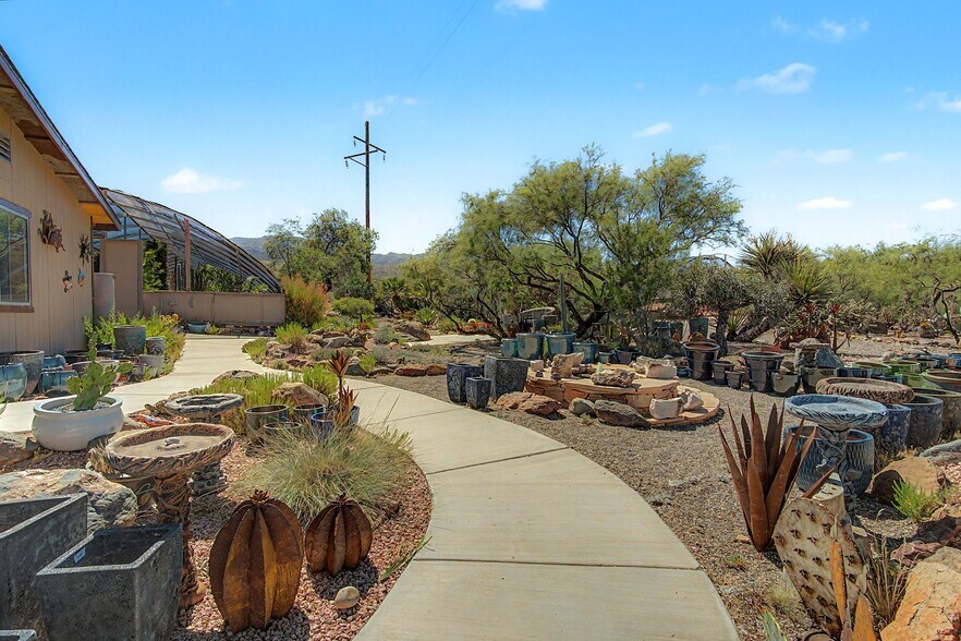 More Photos Of 1011 Wildhorse ln, Clarkdale Specialty For Sale