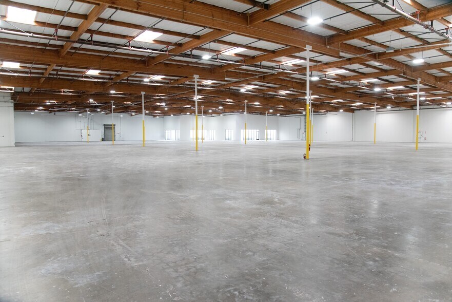 More Photos Of 800 Sandhill Ave, Carson Warehouse For Lease