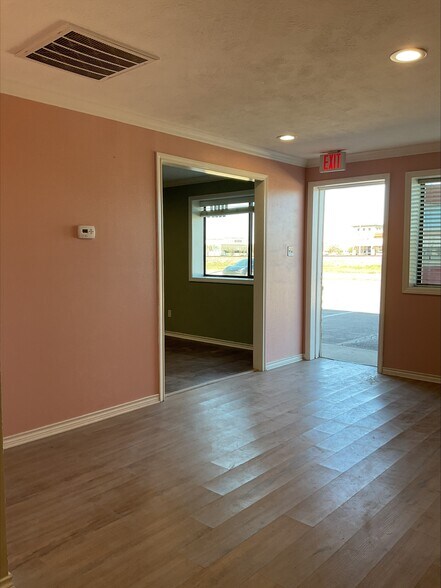 More Photos Of 11990 Old Wellborn Rd, College Station Self Storage For Lease
