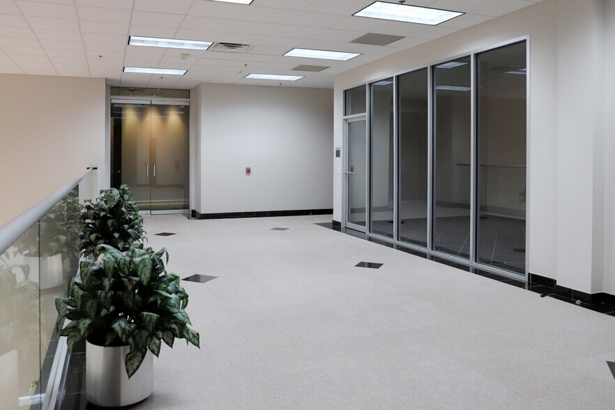 More Photos Of 4101 Interwood N Pky, Houston Medical For Lease