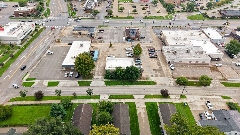 More Photos Of 824 Orchard St, Iowa City Auto Repair For Sale