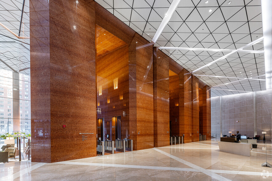 More Photos Of 155 N Wacker Dr, Chicago Office For Lease