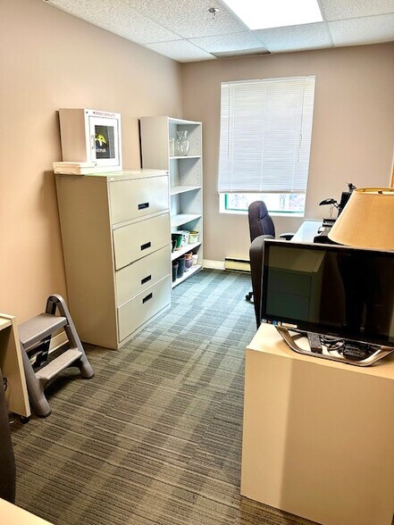 More Photos Of 1290 Av Van Horne Avenue, Montréal Office For Lease
