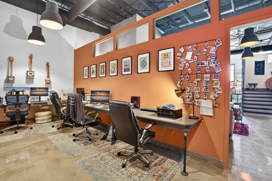More Photos Of 2500 Emerson Ave S, Saint Petersburg Manufacturing For Sale