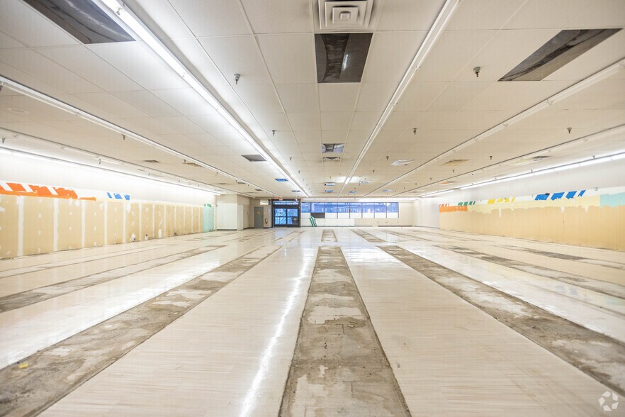 More Photos Of 17-21 N Pearl St, Albany Office For Sale