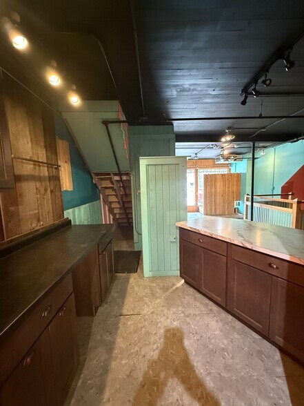 More Photos Of 133 Mason St, Saugatuck General Retail For Sale