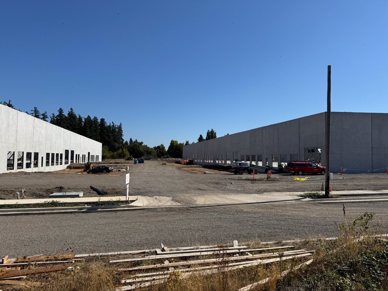 More Photos Of 1414 Commerce Way, Woodburn Industrial For Lease