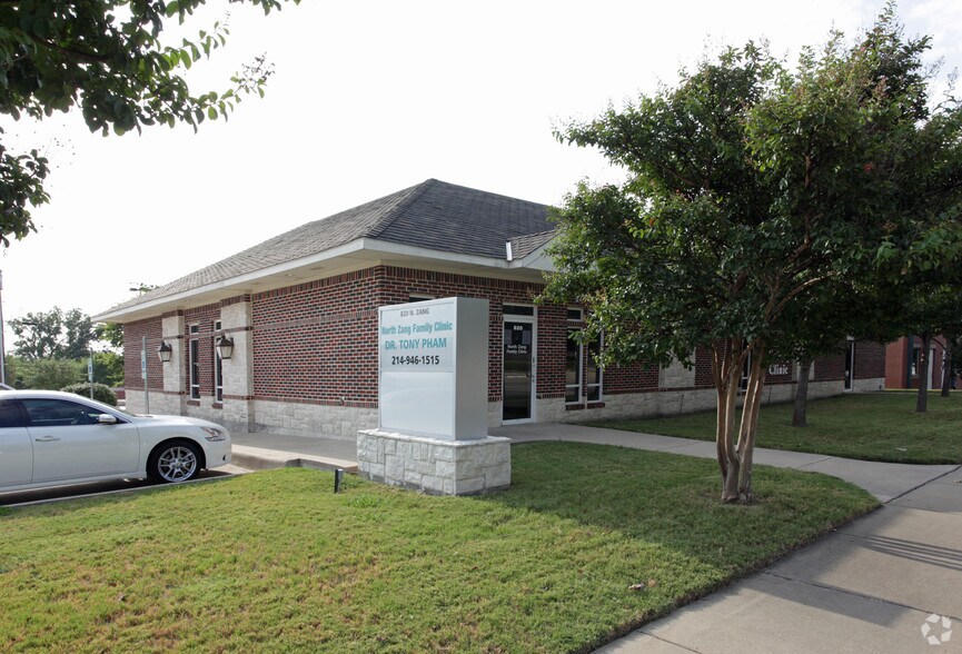 More Photos Of 820 N Zang Blvd, Dallas Medical For Lease