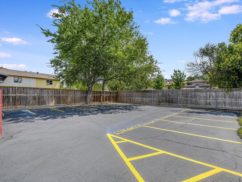 More Photos Of 4311 S 1st St, Austin Office For Lease