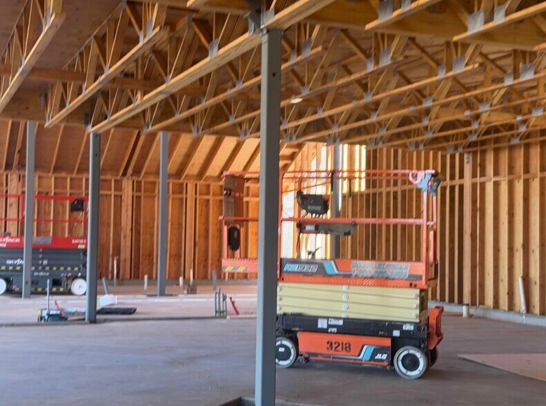 More Photos Of 5135 W Southern Ave, Laveen Health Club For Lease