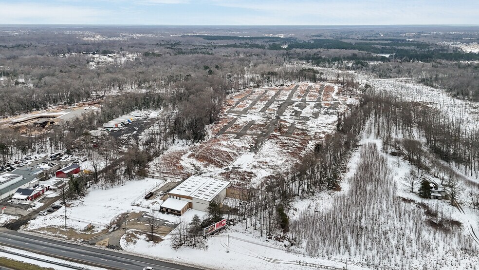 More Photos Of 4840 Crain Hwy, White Plains Warehouse For Lease