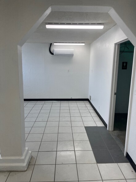 More Photos Of 5807 Ybarra Ct, El Paso Warehouse For Lease
