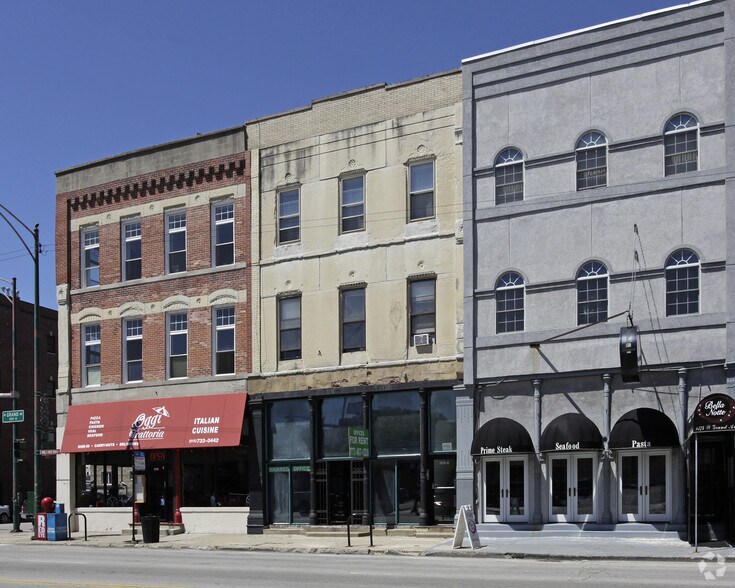 Primary Photo Of 1376 W Grand Ave, Chicago Storefront Retail Office For Lease