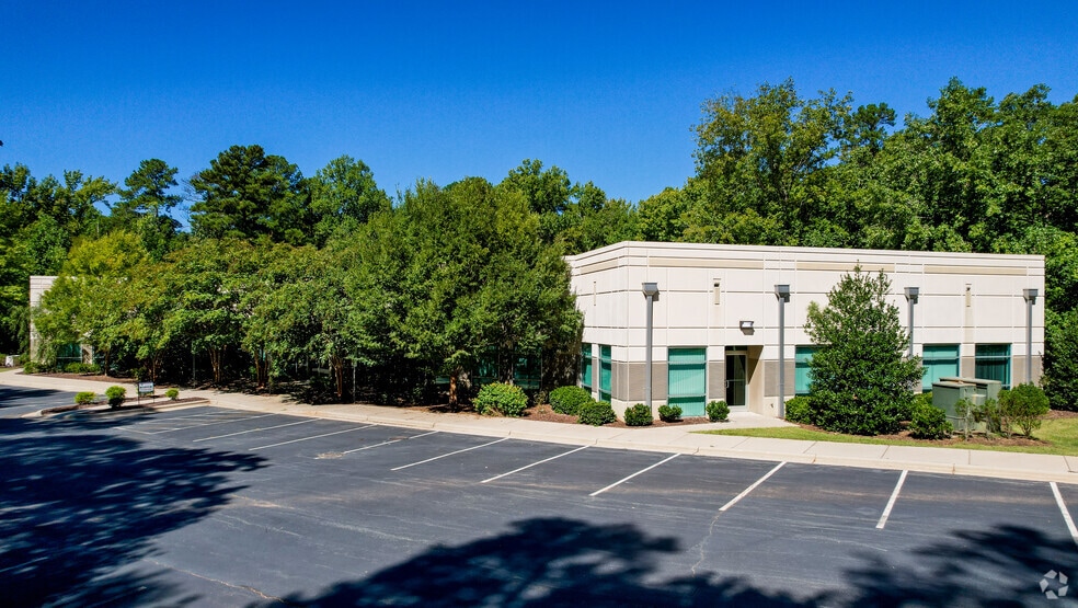 More Photos Of 15000 Weston Pky, Cary Coworking Space