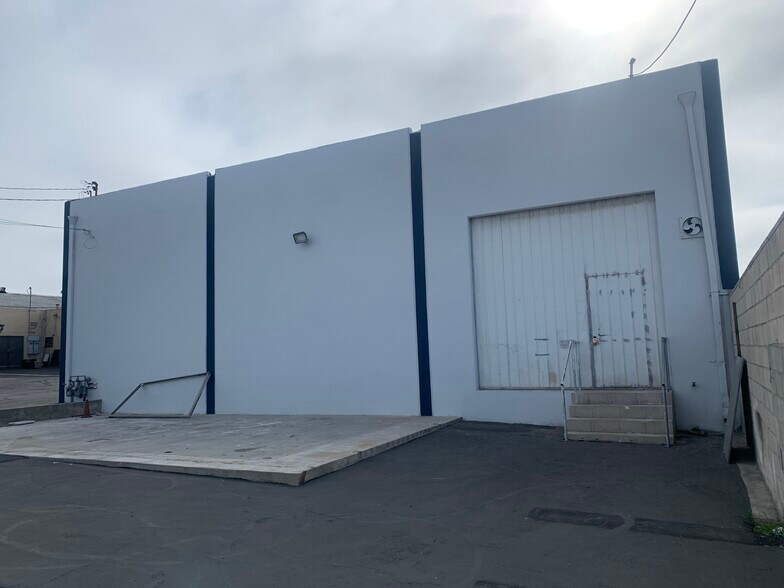 More Photos Of 1813-1829 Redondo Ave, Signal Hill Warehouse For Lease