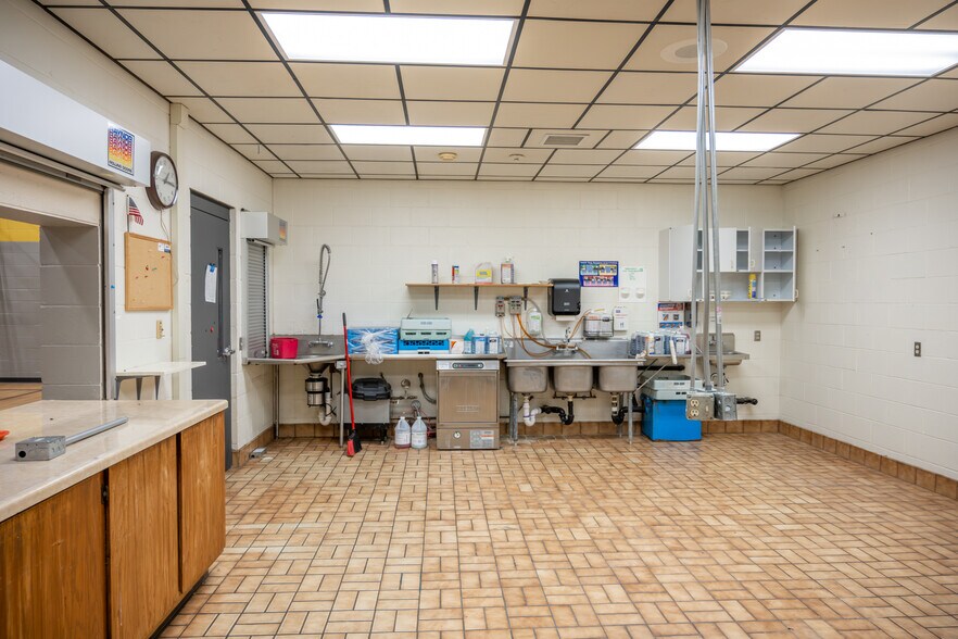 More Photos Of 201 Hoehn dr, Lyndon Station Specialty For Sale