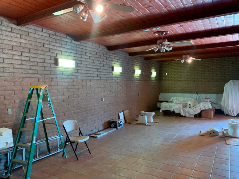 More Photos Of 170 N Main St, Florence Restaurant For Sale