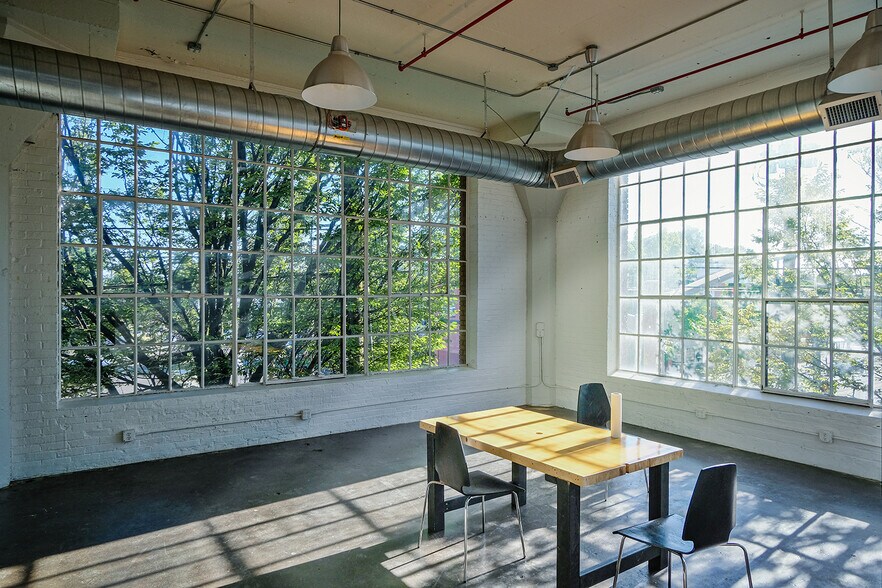 More Photos Of 2505-2511 SE 11th Ave, Portland Office For Lease