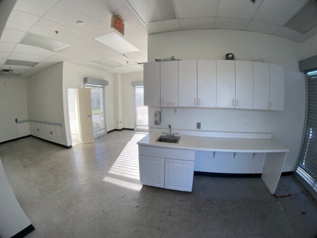 More Photos Of 2850 Johnson Dr, Ventura General Retail For Sale