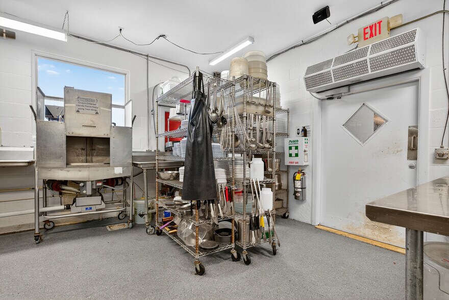 More Photos Of 765 3rd Ave, Welaka Restaurant For Sale