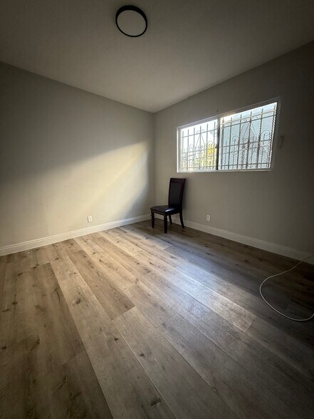 More Photos Of 732 W 76th St, Los Angeles Apartments For Sale