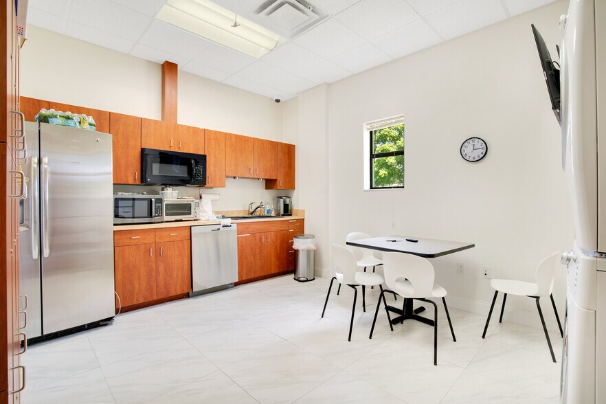 More Photos Of 1215-1221 W Fairbanks Ave, Orlando Medical For Lease