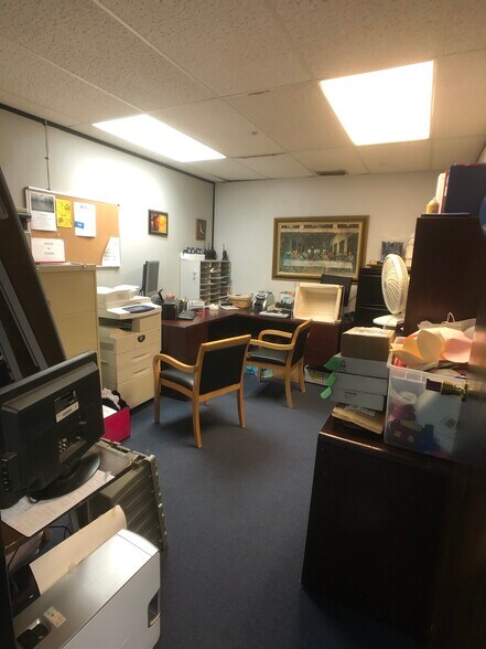 More Photos Of 923 S 21st Ave, Hollywood General Retail For Sale