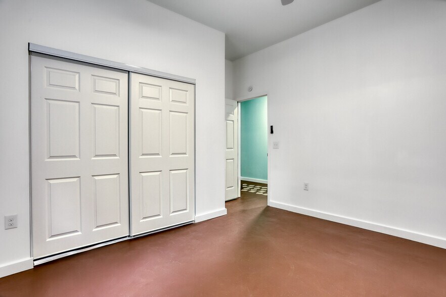 More Photos Of 55 Main St, Garden City Office Residential For Sale