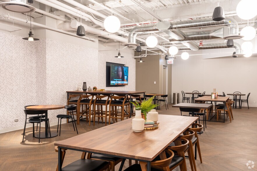 More Photos Of 8600 W Bryn Mawr Ave, Chicago Office For Lease