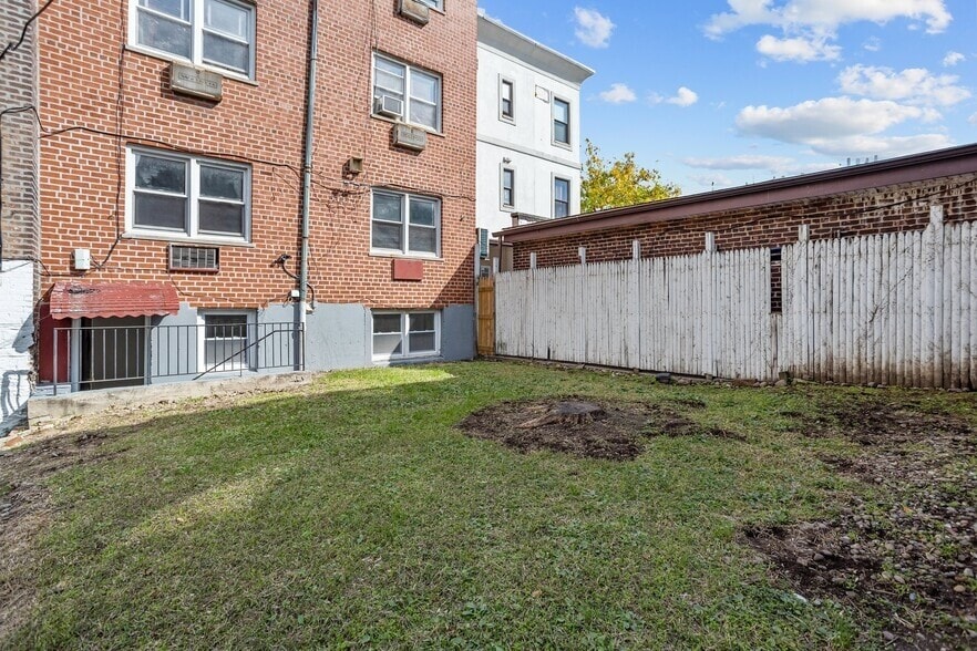 More Photos Of 4016 31st Ave, Astoria Apartments For Lease