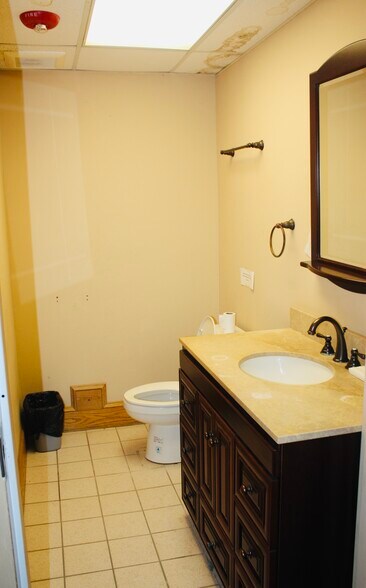 More Photos Of 404 Route 31, Lambertville Showroom For Lease