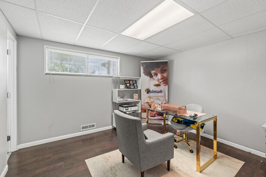 More Photos Of 2702 Flushing Rd, Flint Office For Sale