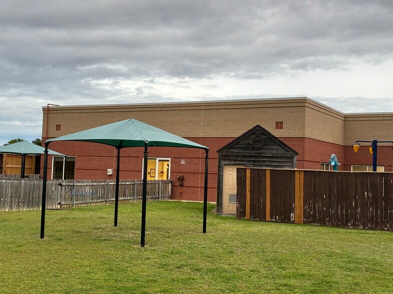 More Photos Of 1207 W McDermott Dr, Allen Daycare Center For Lease