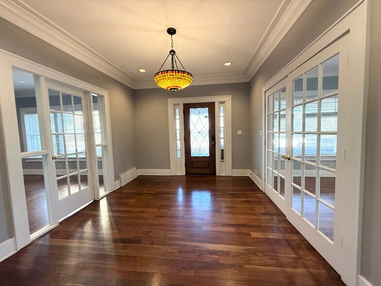 More Photos Of 2201 N Classen Blvd, Oklahoma City Office For Lease