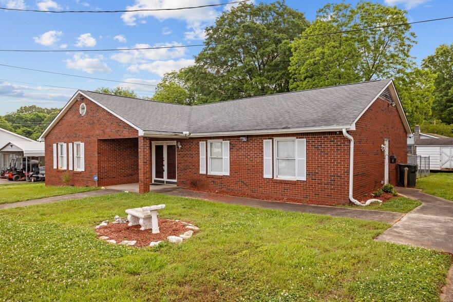 More Photos Of 405 Cherokee St, Kings Mountain Religious Facility For Sale