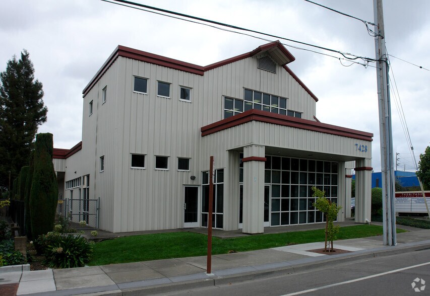 More Photos Of 7428 Redwood Blvd, Novato Office For Sale