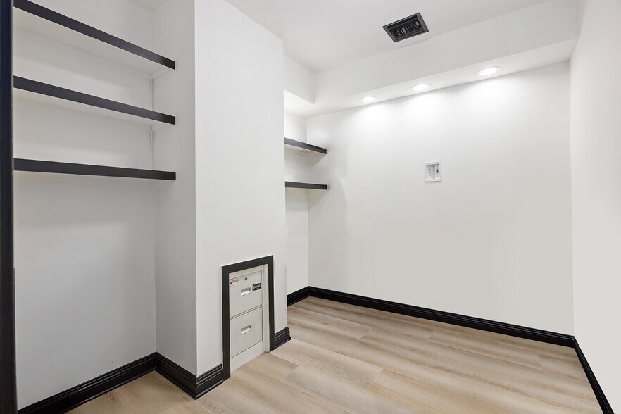 More Photos Of 3814 Willat Ave, Culver City Warehouse For Lease