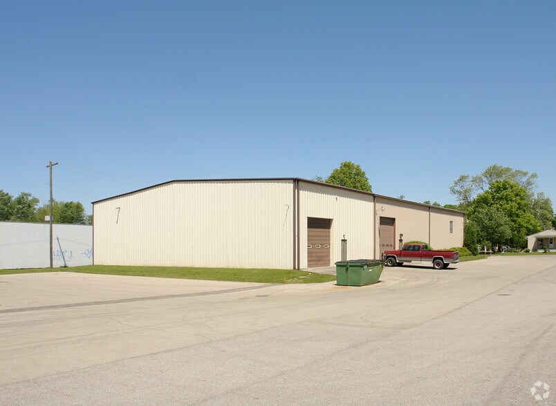 More Photos Of 437 Dunlap St, Delaware Warehouse For Lease