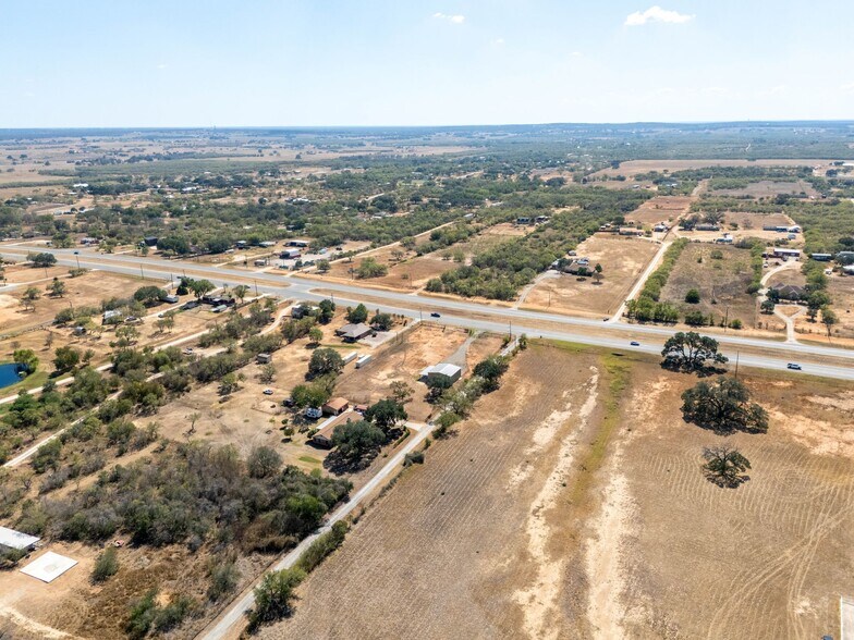 More Photos Of 13747 US Highway 87 S, Adkins Flex For Lease