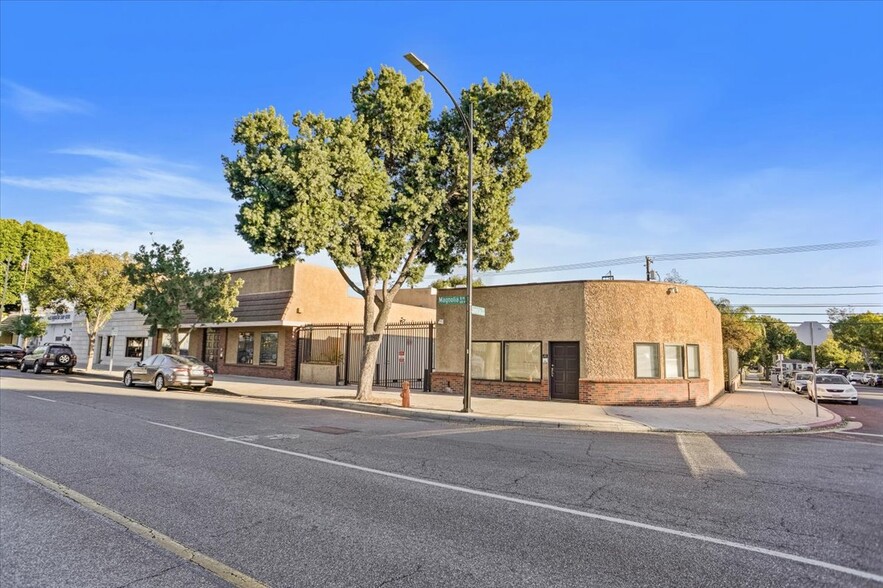 Primary Photo Of 1016 W Magnolia Blvd, Burbank Loft Creative Space For Sale