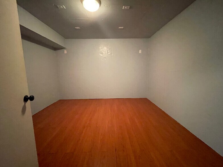 More Photos Of 411-445 8th St, Oakland Medical For Sale