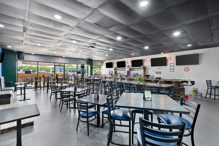More Photos Of 11020- 11061 Anderson Rd, Piedmont Restaurant For Sale