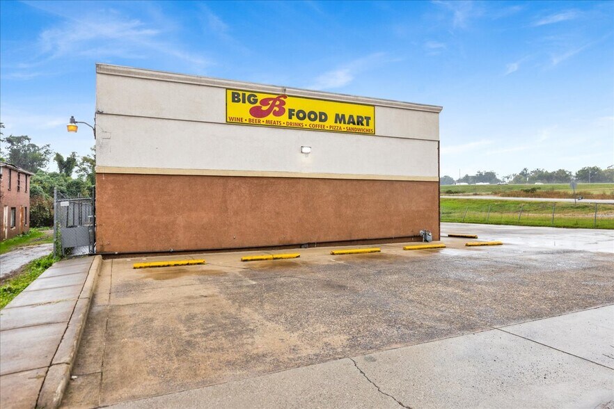 More Photos Of 4012 24th St N, Birmingham General Retail For Lease