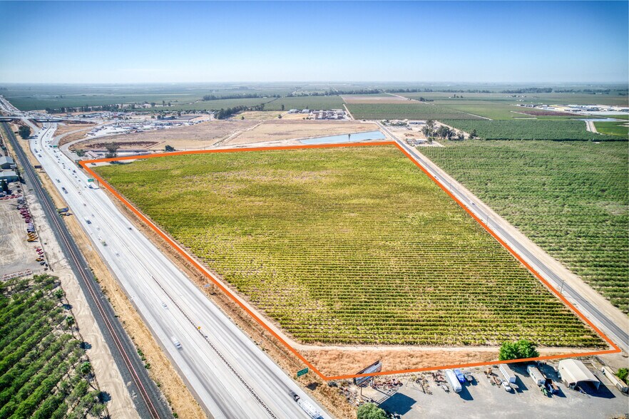 Primary Photo Of 12680 Highway 99, Madera Land For Sale
