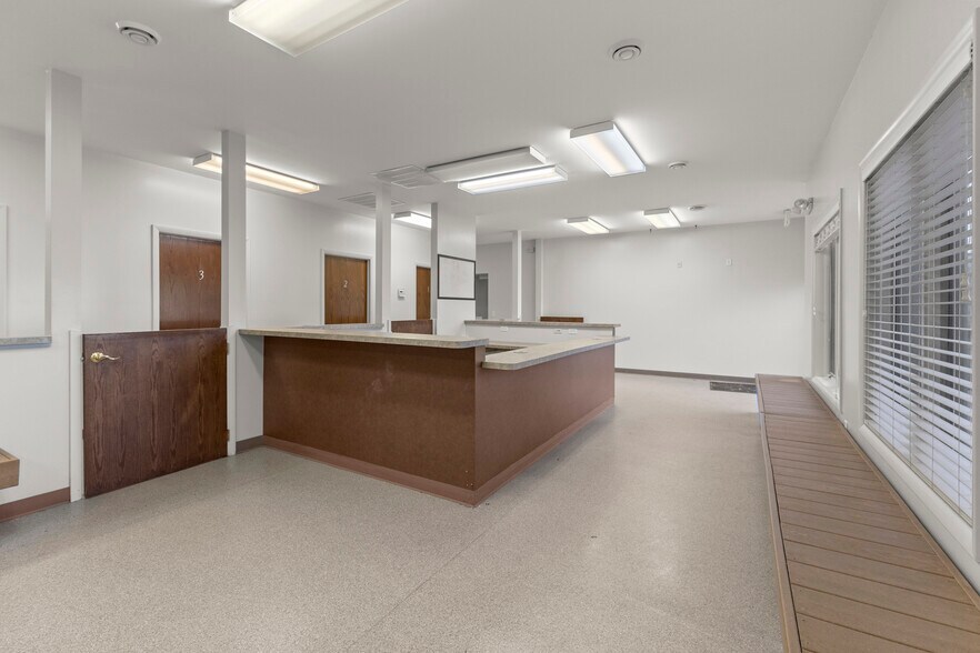 More Photos Of 435 Sumpter rd, Belleville Hospital For Sale