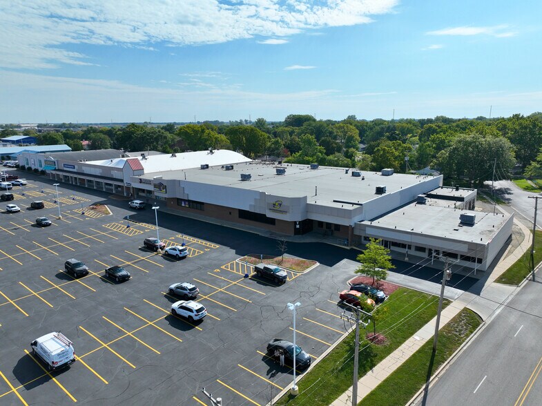 More Photos Of 1680-1730 Sycamore Rd, Dekalb Unknown For Lease